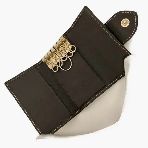 GUCCI GG Vintage Heart 6‑Ring Key Case | Beige GG Canvas Leather - Picture 11 of 12